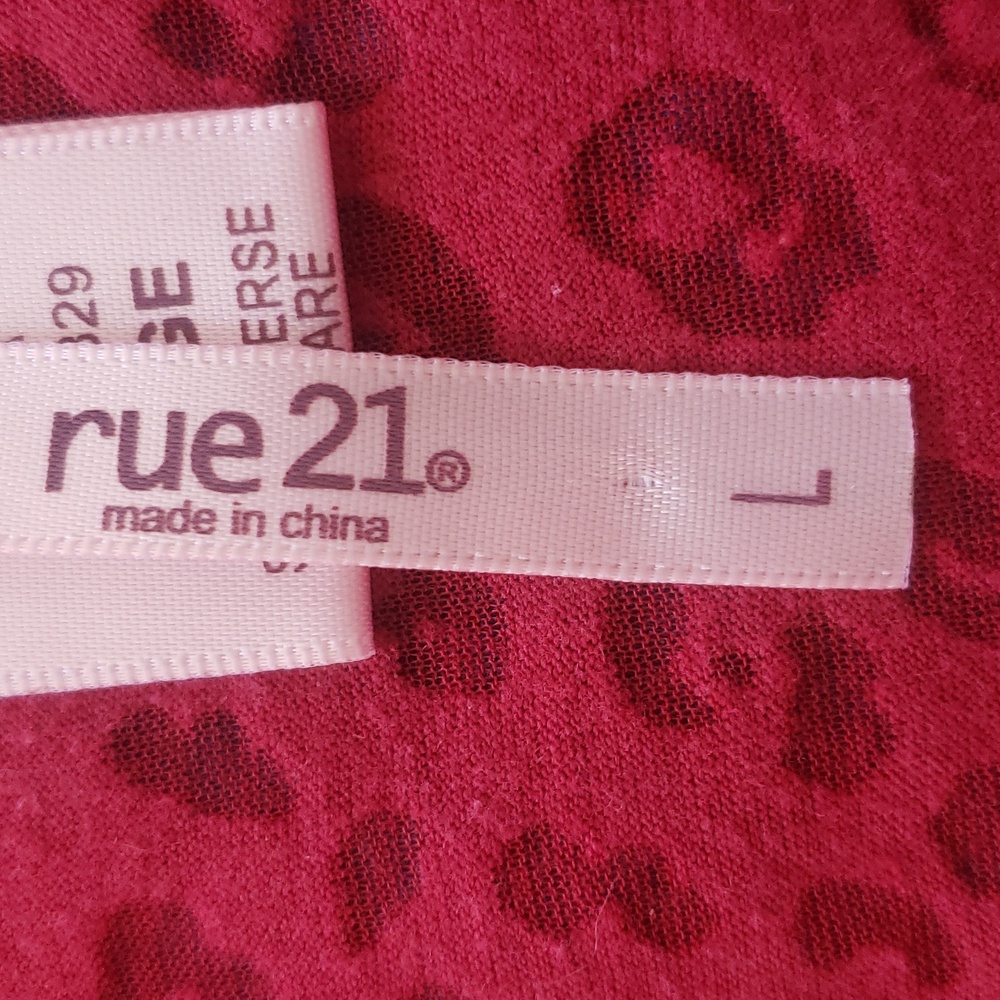 Vintage 90s RUE21 Red Animal Print Burnout Tee | Y2K Grunge Cap Sleeve V-Neck - Picture 13 of 13